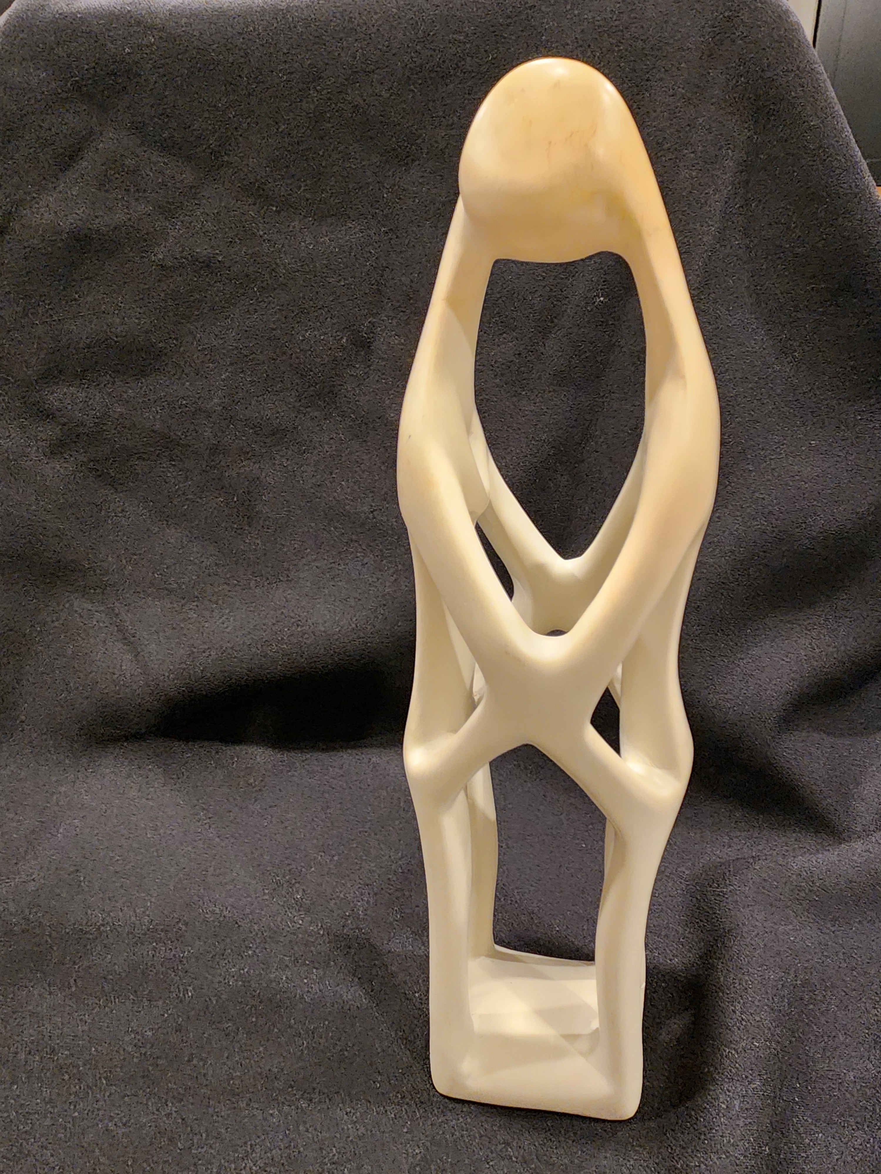 Loving Couple -Sculpture